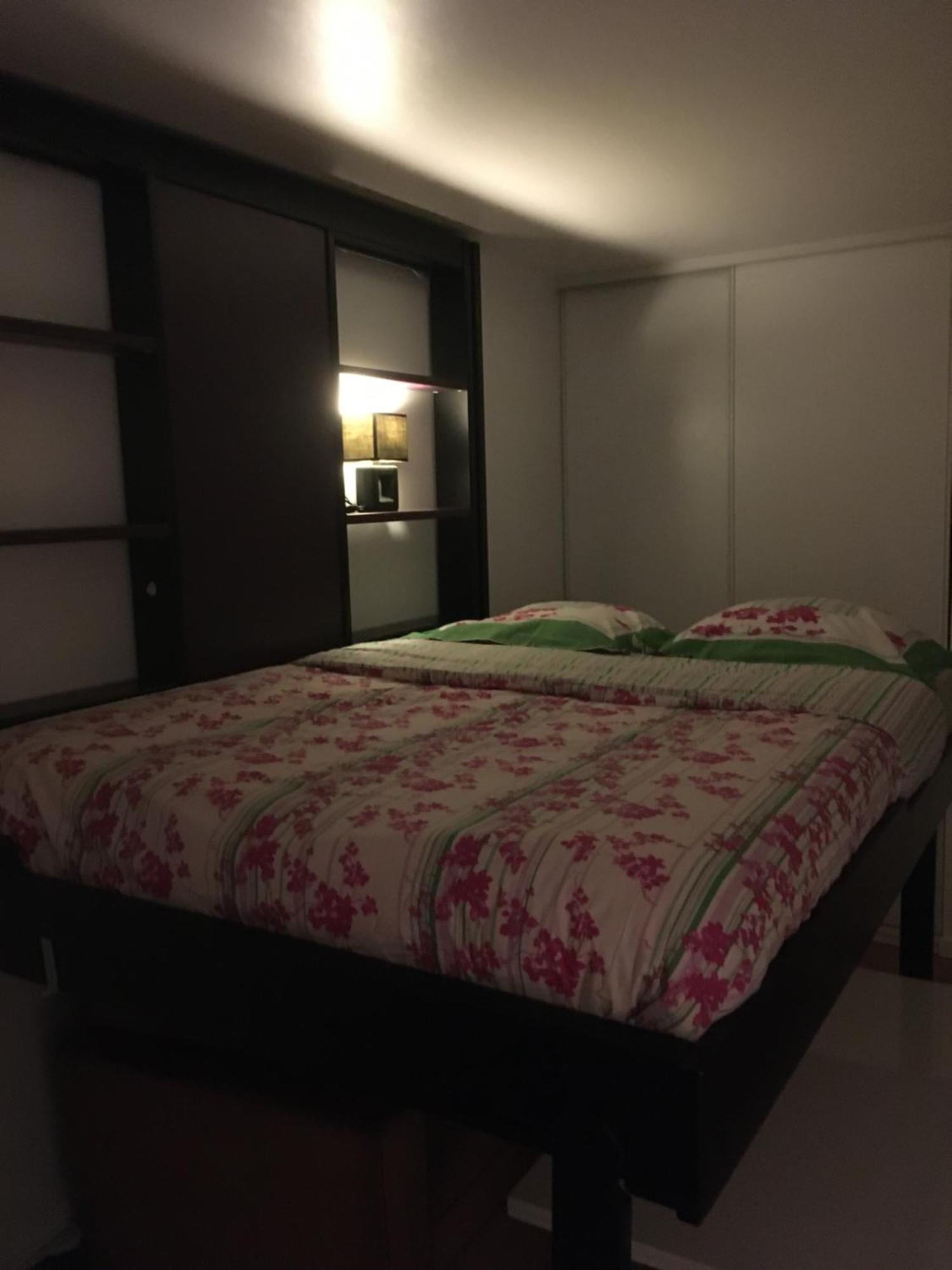 Appartement Avec Balcon Sur Jardin Et Parking Prive