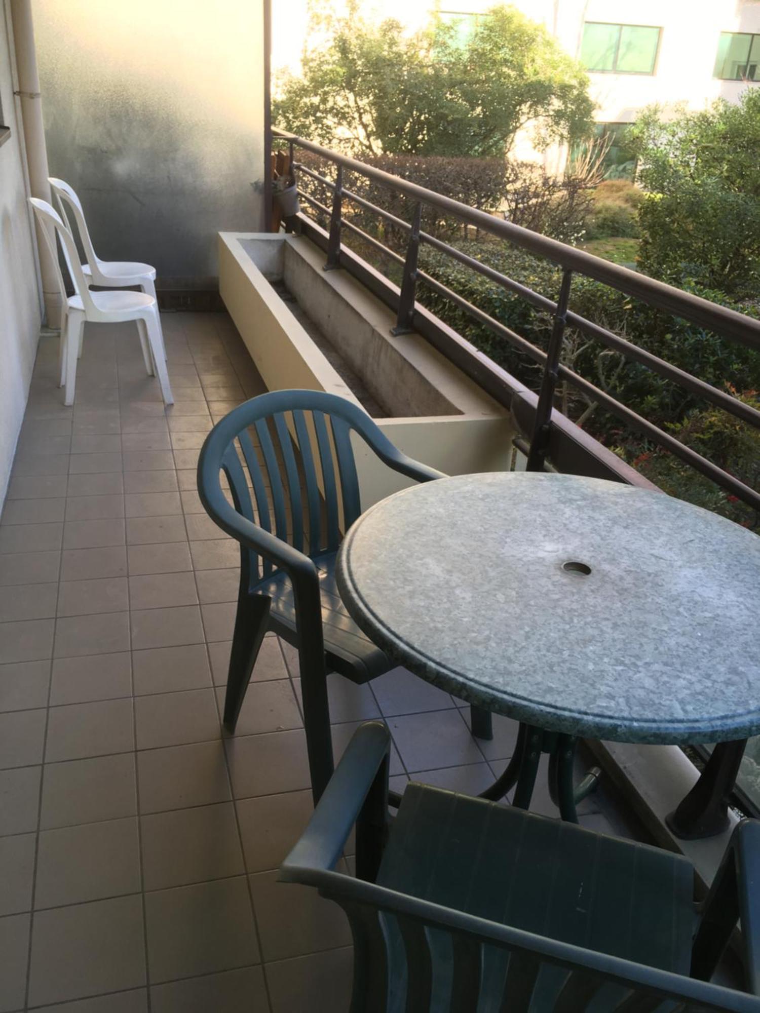 Avec Balcon Sur Jardin Et Parking Prive * Issy-les-Moulineaux